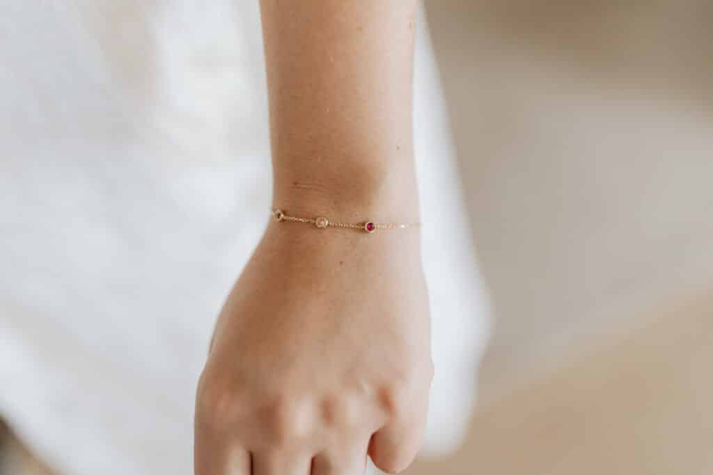 Beautiful bracelet gifted to the bride from the groom